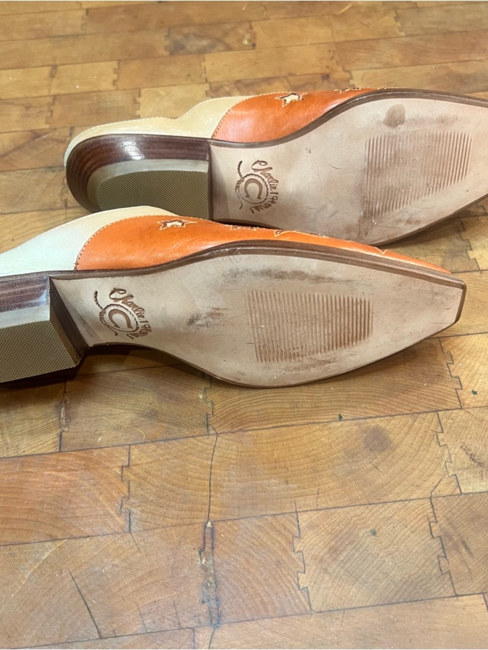 Charlie Horse Beige and Orange Star Appliqué Leather Mules - Picture 3 of 6